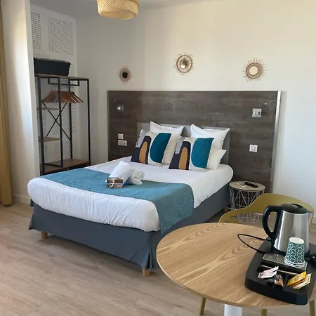 Saint Georges, Face A La Hotel