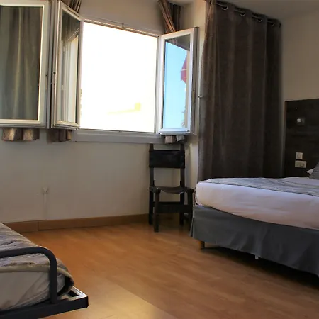 Saint Georges, Face A La Hotel 3*