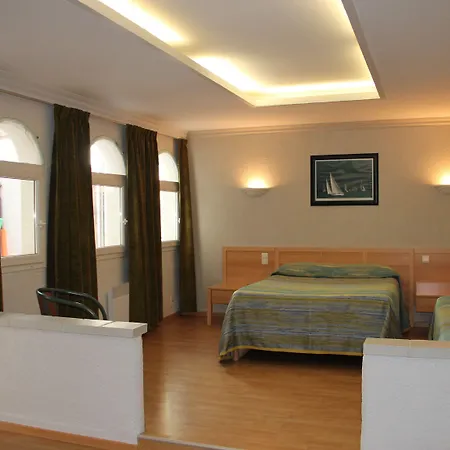 Hotel Saint Georges, Face A La Canet-en-Roussillon