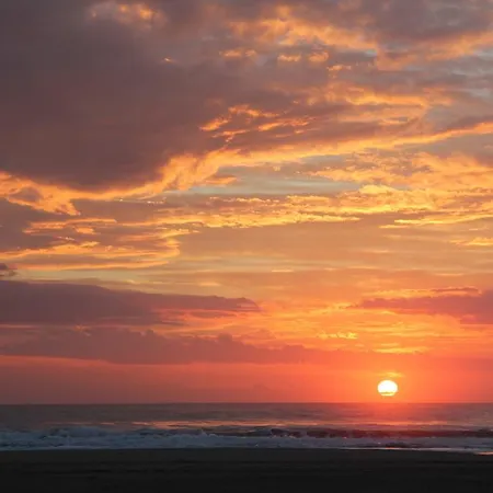 Saint Georges, Face A La Hotel