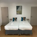 Saint Georges, Face A La Hotel 3*