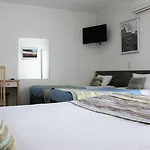 Hotel Saint Georges, Face A La