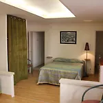 Saint Georges, Face A La Hotel