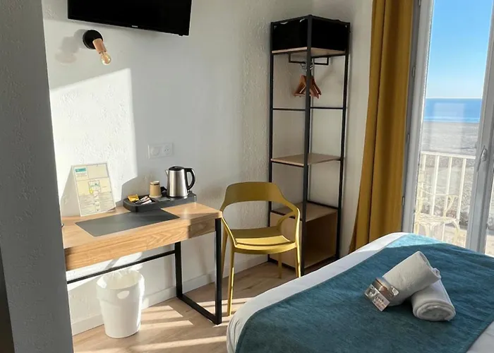 Hotel Saint Georges, Face à La